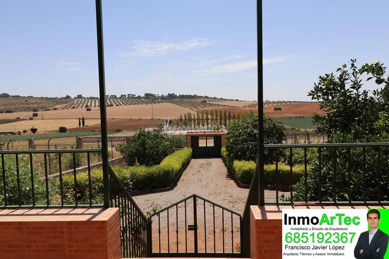 Foto d74aa291-500a-4069-9953-e00d81dcb015. Casa en barrio sur1 60 en Íllora