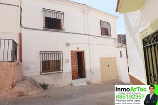 House in Calle transversal enrique morente 9