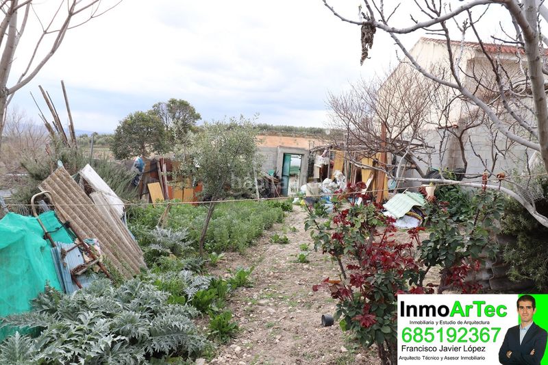 Foto 8015bd44-f321-4dd7-a4d2-4c11d3f9c408. Residential plot in calle martín recuerda 42 in Íllora