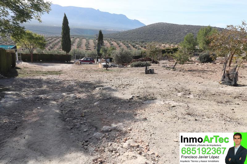 Foto 00984d91-ab6b-43db-9444-a3bc829408a4. Masía casa cortijo y campo de olivos en Iznalloz