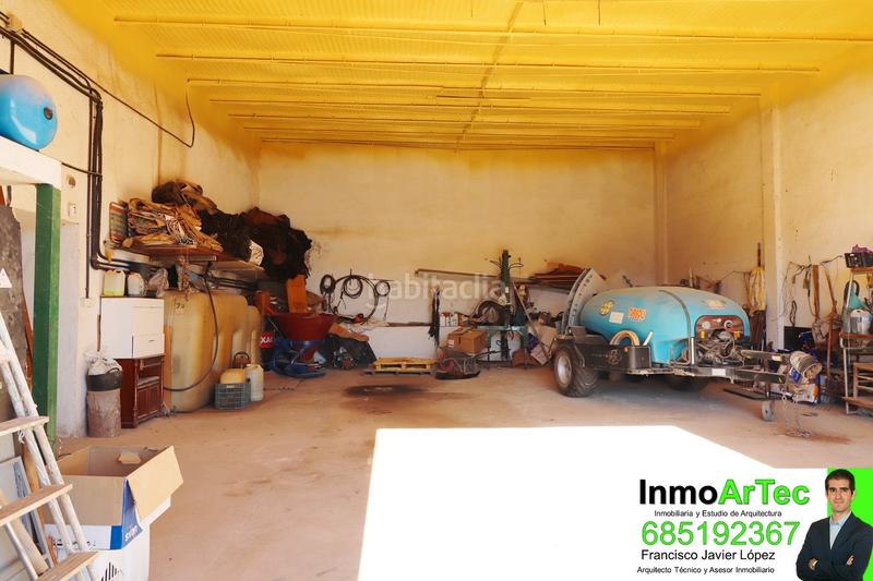 Foto 136a7200-a000-49d9-b96b-dfb6b315ca6c. Masía casa cortijo y campo de olivos en Iznalloz