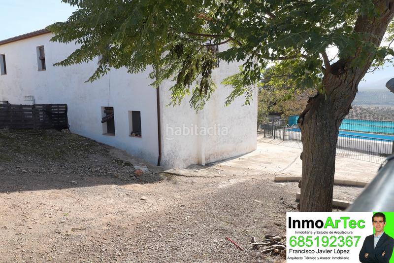 Foto 33c72fdb-8fba-4347-874e-5eb705be9d3c. Masía casa cortijo y campo de olivos en Iznalloz