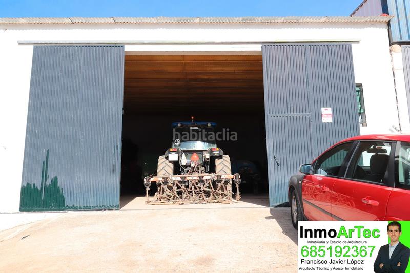 Foto a8919dfc-b0b2-4e2a-a708-abd084c92bd2. Masía casa cortijo y campo de olivos en Iznalloz