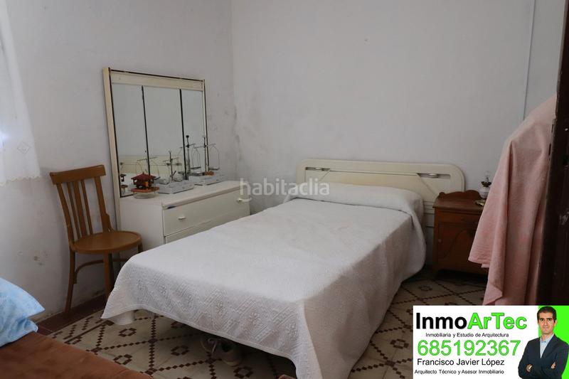 Foto ad465008-f8d2-4947-a4e2-bc4892574221. Masía casa cortijo y campo de olivos en Iznalloz