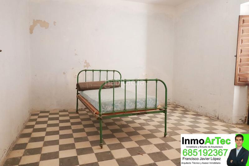 Foto b85863d6-bedb-4d30-928f-bf534ba2b904. Masía casa cortijo y campo de olivos en Iznalloz