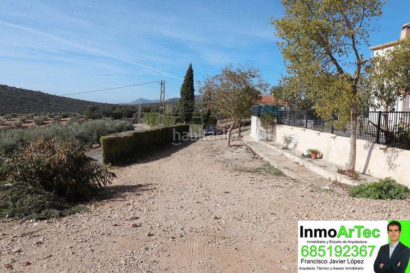 Foto de0f27a5-d12b-4ffd-b39d-fdeaafd1d003. Masía casa cortijo y campo de olivos en Iznalloz