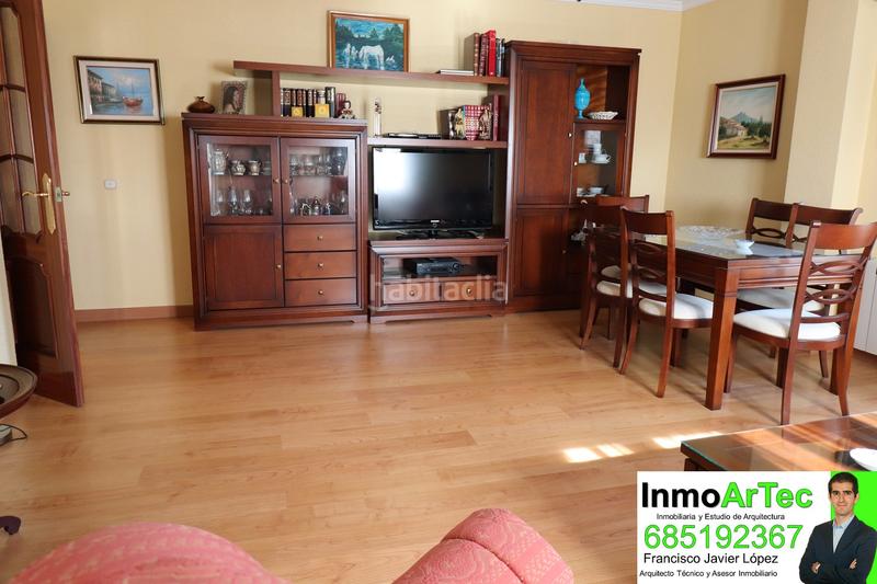 Foto 167b96bd-1bc5-4cd0-862e-5fcf89eb59bd. Chalet en calle encinar 3 gran casa con gran local en illora en Íllora