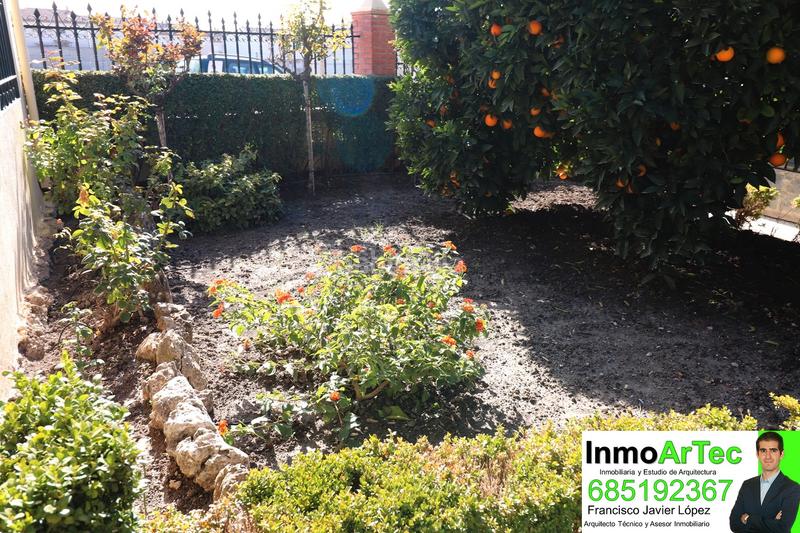 Foto 4c2a85c5-5170-4654-bafa-c7a4fd4cb232. Chalet en calle encinar 3 gran casa con gran local en illora en Íllora