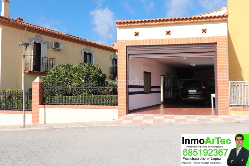 Foto 4d85e61c-41e2-4145-9f1a-8cc6209ba790. Chalet en calle encinar 3 gran casa con gran local en illora en Íllora