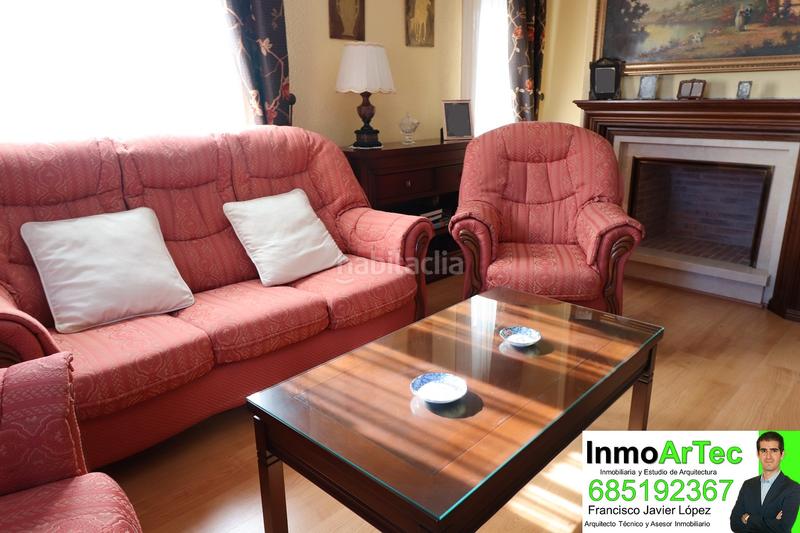 Foto 5cedcb8f-6b2e-4fba-8eed-a0e1712d6230. Chalet en calle encinar 3 gran casa con gran local en illora en Íllora