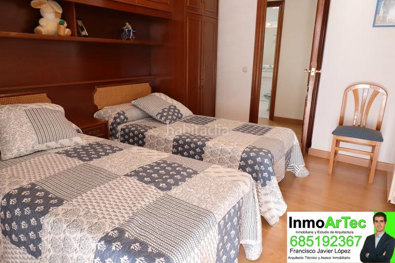 Foto 66e5a43d-5121-4670-9995-78ca74153346. Chalet en calle encinar 3 gran casa con gran local en illora en Íllora