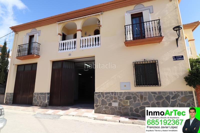 Foto 994612f1-90b4-4aba-b505-9f14d8123b55. Chalet en calle encinar 3 gran casa con gran local en illora en Íllora