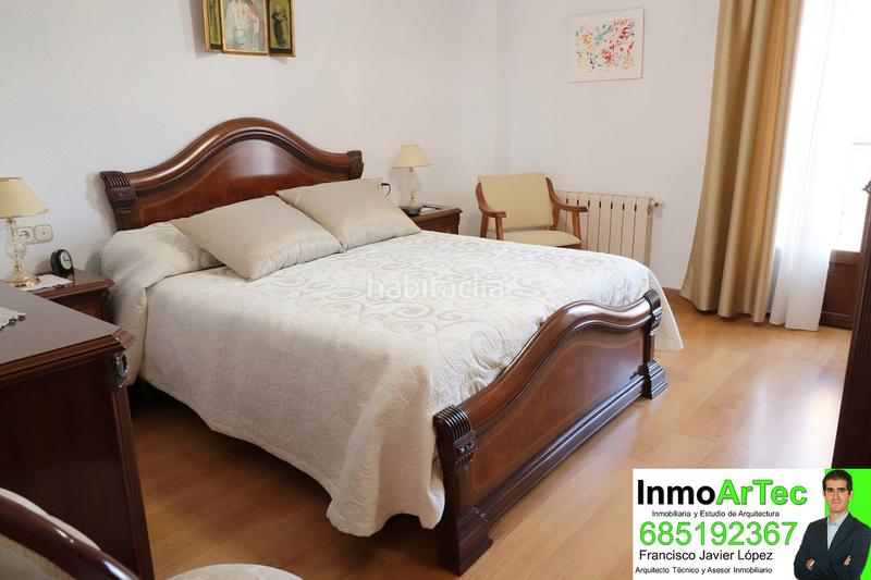 Foto a96d1126-4294-422e-84d1-85a0721c57f6. Chalet en calle encinar 3 gran casa con gran local en illora en Íllora