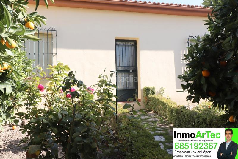 Foto ab9534cc-be58-4180-b879-4772c80071fa. Chalet en calle encinar 3 gran casa con gran local en illora en Íllora