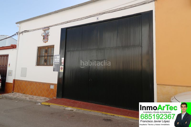Foto ea9a6f4e-aa59-48e8-8ec4-45593d69db31. Nave industrial en calle correos 5 en Íllora