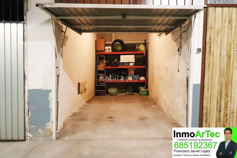 Foto 94cdeee3-2faf-4576-a129-5f770080b759. Parking coche en calle veleta 5 en Íllora