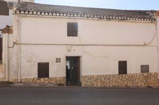 House in Calle Acera de la Fuente 6