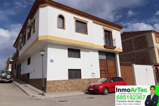 Maison à Calle cerezo 5. Casa que puedes guardar hasta un camión