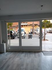 Local Comercial a Carrer de l'Explorador Andrés 45