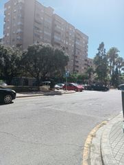 Aparcament cotxe a Carrer de Campoamor 69