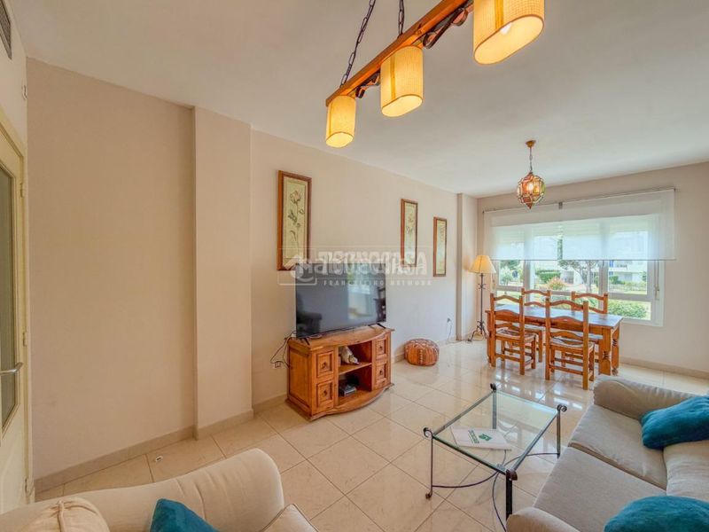 Foto 534cffd6-927e-43b8-8700-01df5e85ee3a. Flat with parking in Costa Ballena Golf Rota