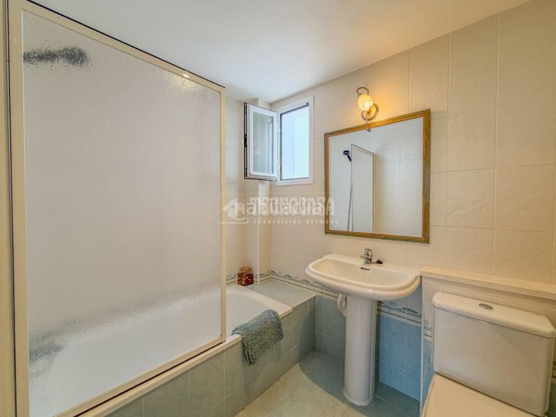 Foto a054b6c7-e838-44f8-b3a6-3547ac172029. Flat with parking in Costa Ballena Golf Rota