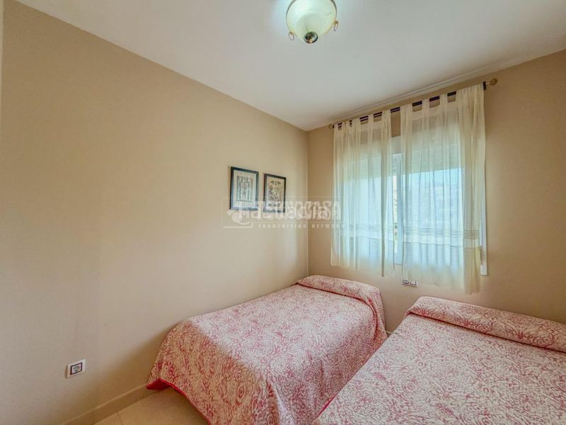 Foto a1de0f0e-1530-420f-8a61-3e04504c2002. Flat with parking in Costa Ballena Golf Rota