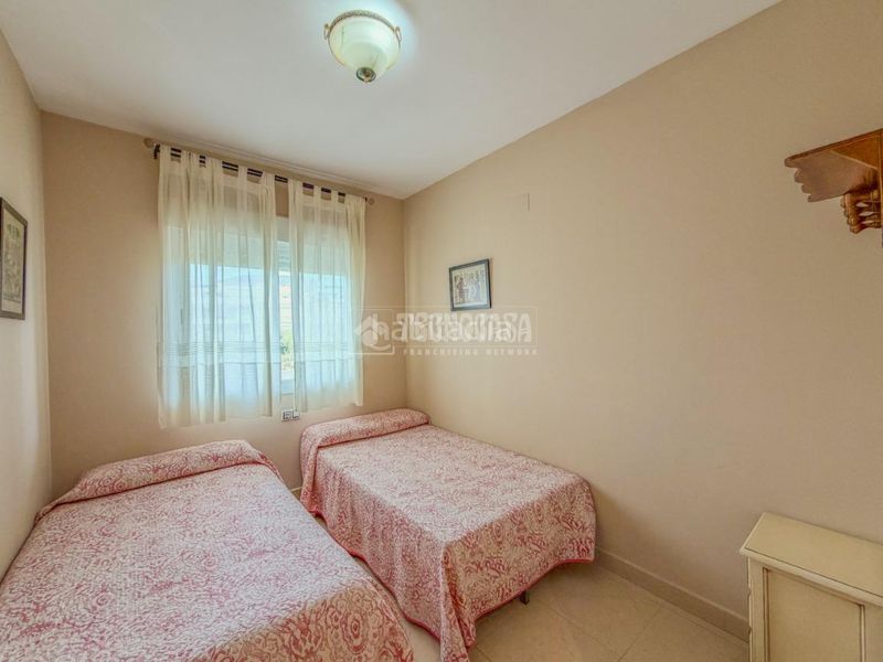 Foto d7b25c52-c6e9-4004-8cc6-033401e258a4. Flat with parking in Costa Ballena Golf Rota