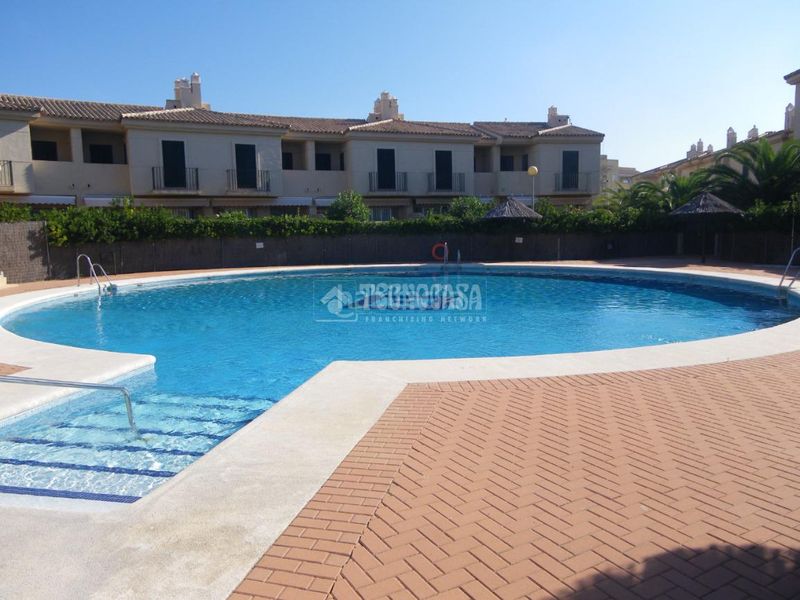 Foto dad304df-1647-4243-9ab4-c76c3b276a3c. Casa aparellada amb aparcament a Costa Ballena Golf Rota