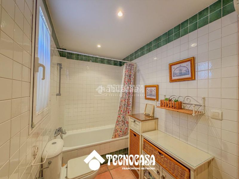 Foto 5685c090-7580-4737-8237-bd9ac3c9cf78. Pis amb aparcament a Costa Ballena - Largo norte Rota