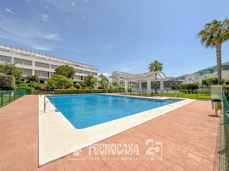 Foto 6dbdb27a-460e-4241-8af3-42b5a3d268fb. Pis amb aparcament piscina a Costa Ballena Golf Rota