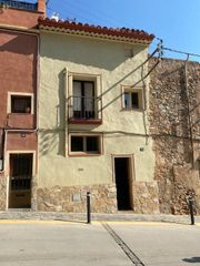 House  Carrer baluard de santa anna. Casa con 4 habitaciones amueblada con calefaccin y vistas a la