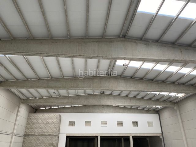 Foto 89e9acee-ec8f-493f-9df4-f4142202cbd8. Rent industrial building in carrer dels boters 4 in Montblanc