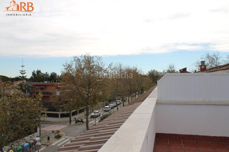 Foto e94f1740-4b5f-4b3f-8de0-9199a2bf0400. Lloguer casa adossada a calle carrer de girona 17 a Castelldefels