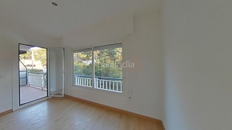 Foto 0472305d-2f37-40a1-8384-418874e17071. Pis a calle azorin 19 a El Poal Castelldefels