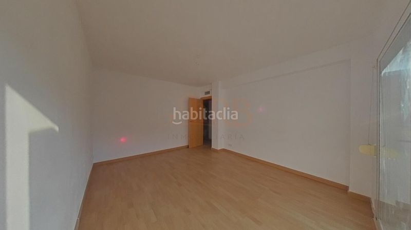 Foto 427b639c-e1a8-4271-984f-31217d694868. Pis a calle azorin 19 a El Poal Castelldefels