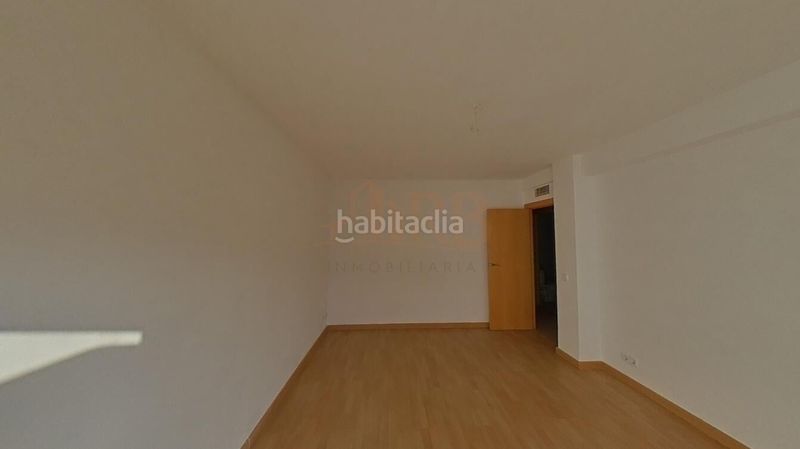 Foto 6b74f431-b9af-4cae-be8d-3c09bae8242c. Pis a calle azorin 19 a El Poal Castelldefels