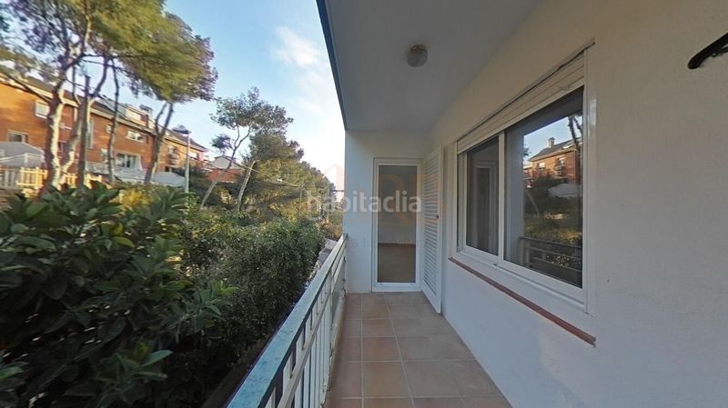 Foto a47a9ed1-4618-40a1-b378-66426e286a28. Pis a calle azorin 19 a El Poal Castelldefels