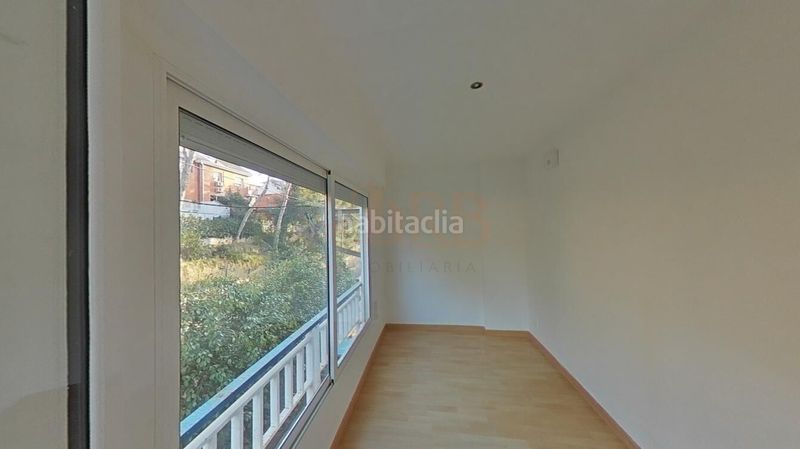 Foto d0d84455-df2a-4ece-86a7-feb8dfd79d4c. Pis a calle azorin 19 a El Poal Castelldefels