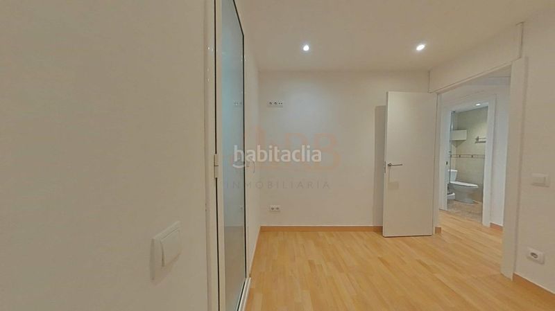 Foto 5b5af78d-8f8c-42dc-9872-54957f886744. Flat in calle viladecans de 20 in Casablanca Sant Boi de Llobregat