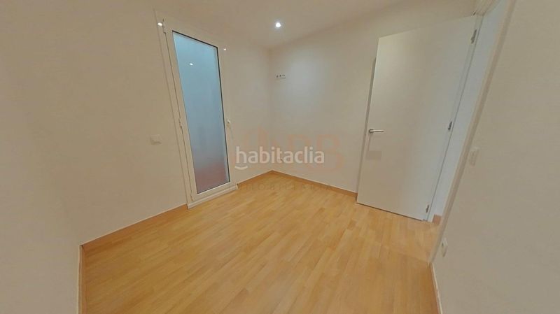 Foto b1211338-cc2d-41b5-b3ea-aaafe515e88f. Flat in calle viladecans de 20 in Casablanca Sant Boi de Llobregat