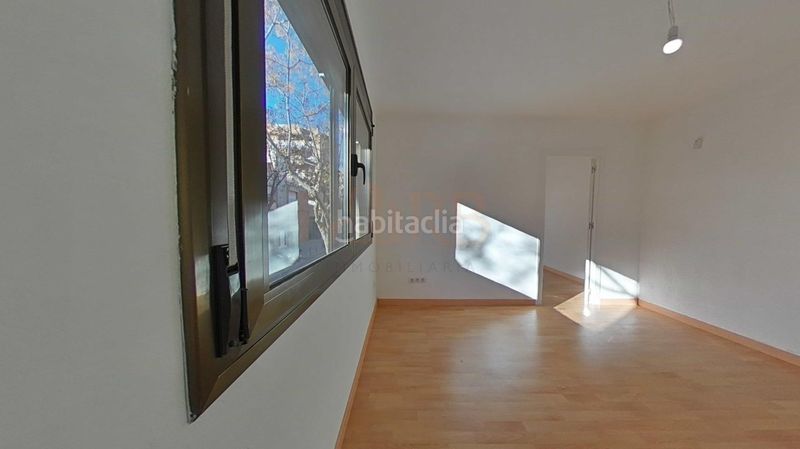 Foto ddbab3ef-0d43-47ee-acdf-f5161e51a0bc. Flat in calle viladecans de 20 in Casablanca Sant Boi de Llobregat