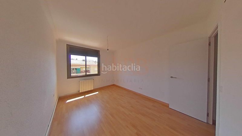 Foto d5cc11ee-7a2b-43d5-8c9d-942e2aff7ee6. Appartamento in calle mare deu de montserrat 107 in Viladecans