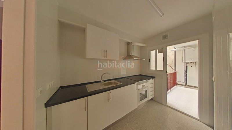 Foto dae9587f-7ad3-4fc5-8a4d-ad5336aefc15. Appartamento in calle mare deu de montserrat 107 in Viladecans