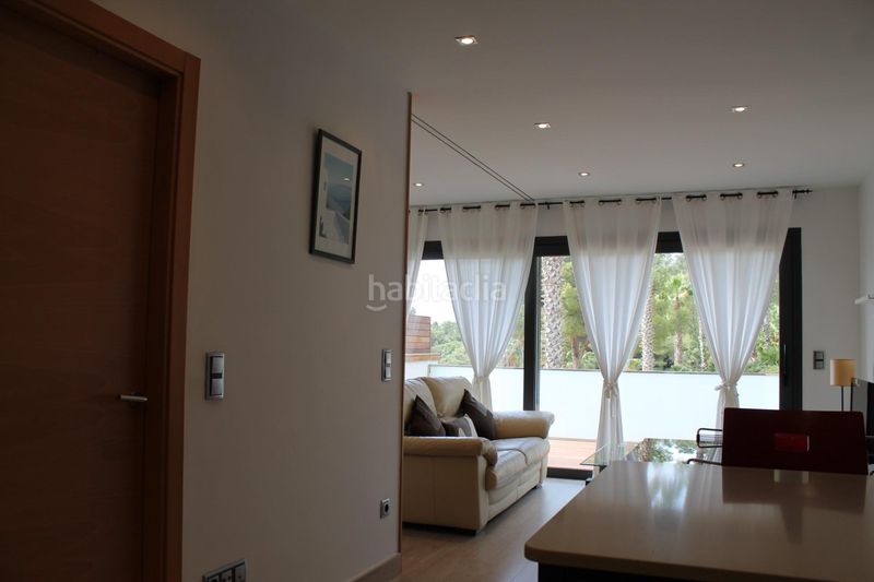 Foto 878200d5-9c98-4c74-b1f9-236ce5da90f2. Miete appartement mit heizung parking in les botigues de Sitges Sitges