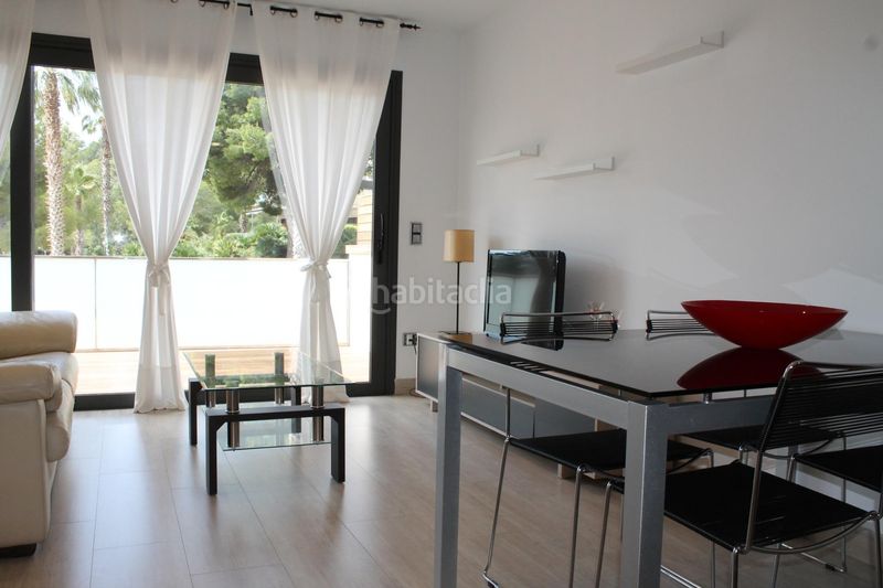Foto d123ac2c-92f0-4f34-86d0-fbed918fe55a. Miete appartement mit heizung parking in les botigues de Sitges Sitges