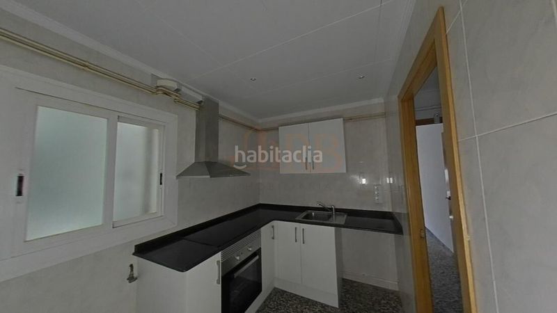 Foto 0a7fbe85-fd6b-4f14-856b-34430b1f798d. Penthouse in calle canonge doctor auguet 58 in La Roureda Viladecans