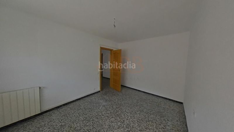 Foto 266f3f5d-20ab-4630-b5be-316942ace46b. Penthouse in calle canonge doctor auguet 58 in La Roureda Viladecans