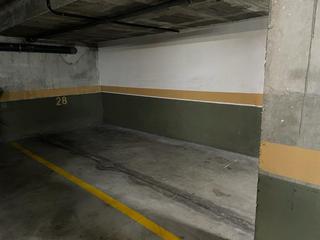 Aparcament cotxe  Carrer castell de requesens. Plaza de aparcamiento