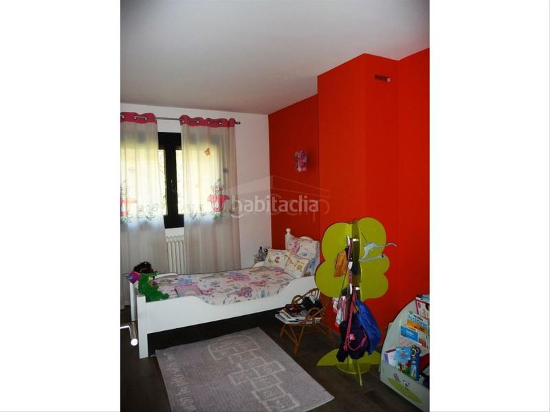 Foto e29116b0-b938-481b-ad58-46ce6da108cc. Casa pareada adosada con vistas al pitch and putt en Ordino
